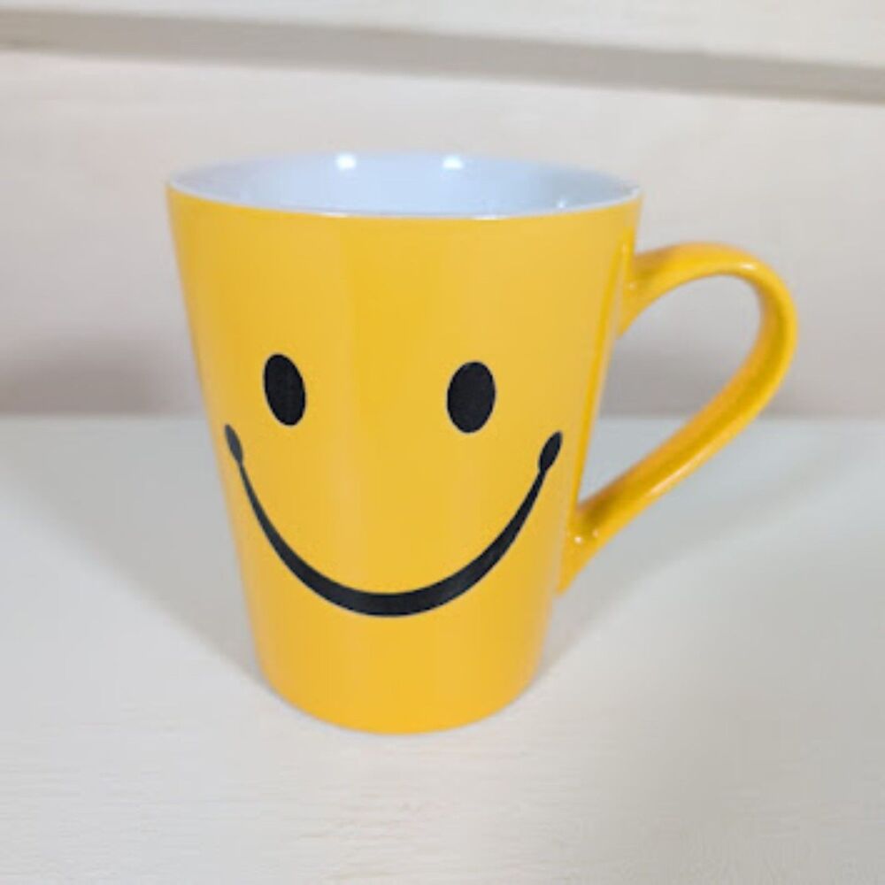 Burton + Burton Yellow Smiley Face Ceramic Coffee Mug Cup 13oz